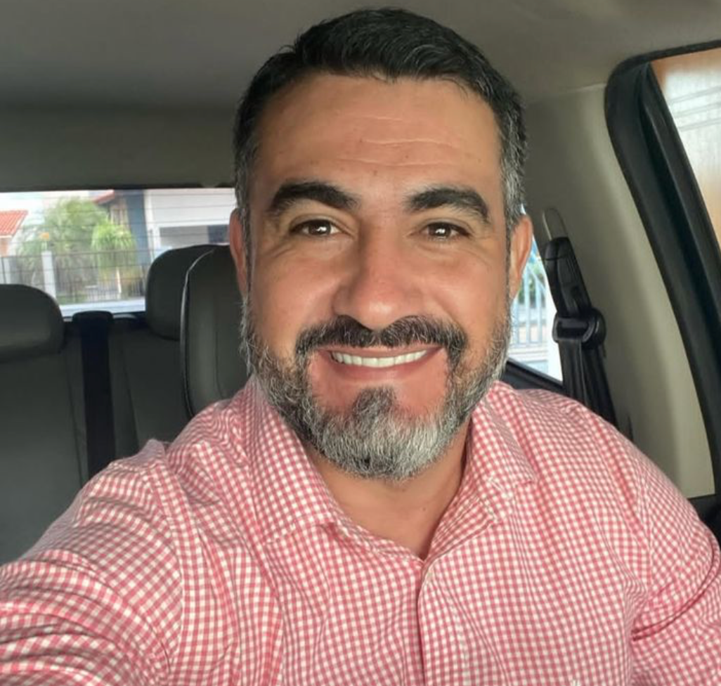 <em>Pedro F.</em>